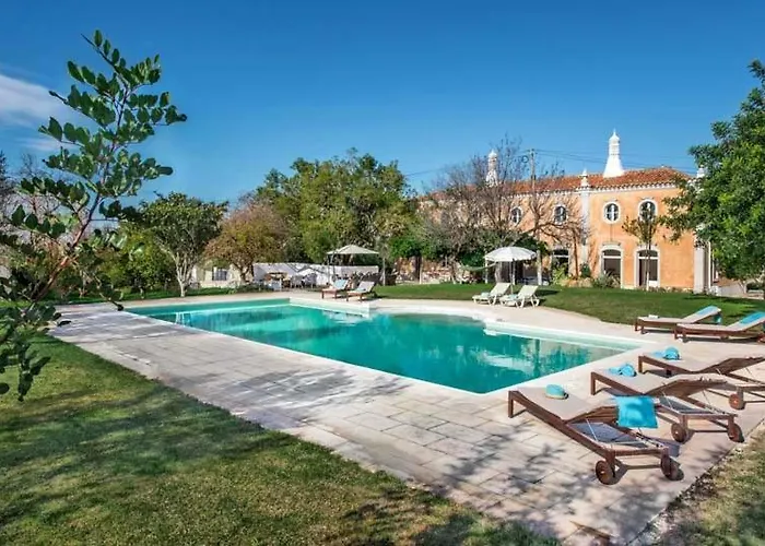 Guerreiros Vermelhos Villa Sleeps 19 With Pool Air Con And Wifi photo