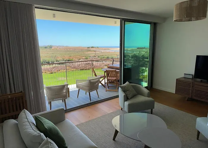 Фото Апартаменты Life Happens Bayline Luxurious Oceanfront Армасан-де-Пера